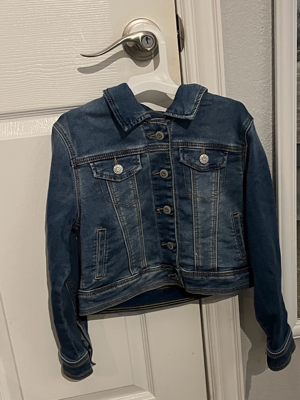 🌟 NWT Cat & Jack Girls Denim Jacket – Size S (6/7)
